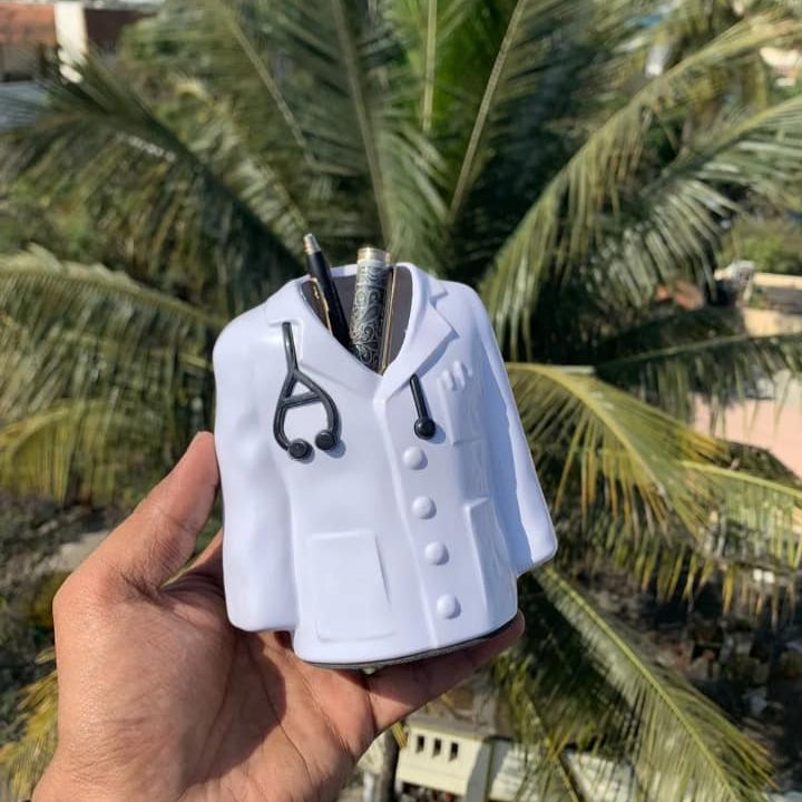 Doctor Coat Design Pen Holder