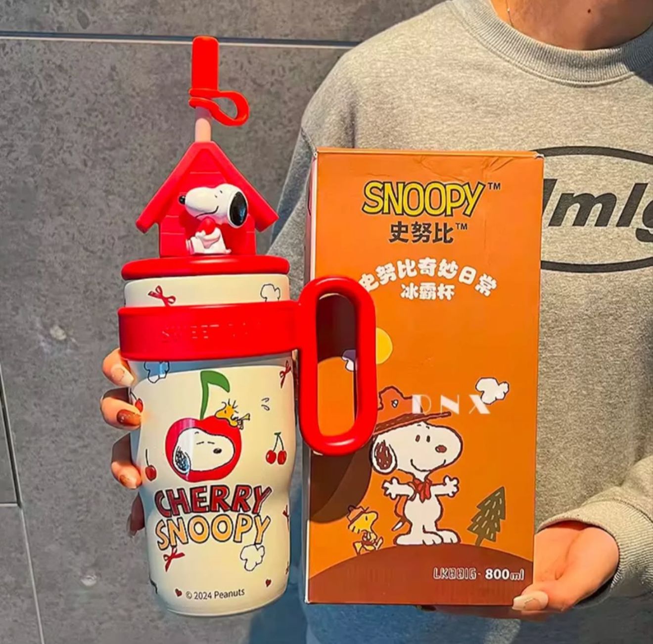 Snoopy Insulated Stainless Steel Tumbler – 800ml Travel Cup with Double Valve and Handle