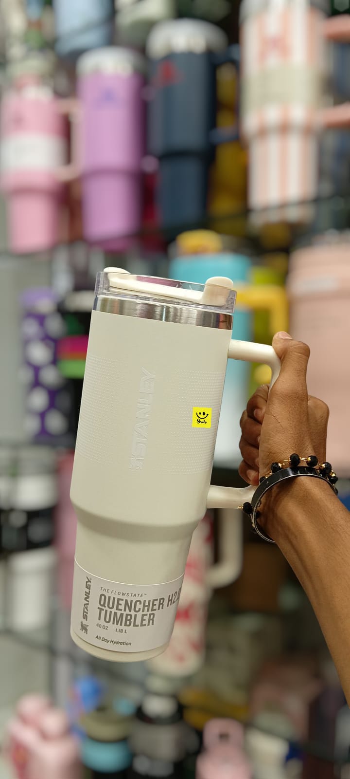 Stanley FlowState Quencher H2.0 Tumbler (40 oz / 1.18 L) in the Dot Pattern Edition