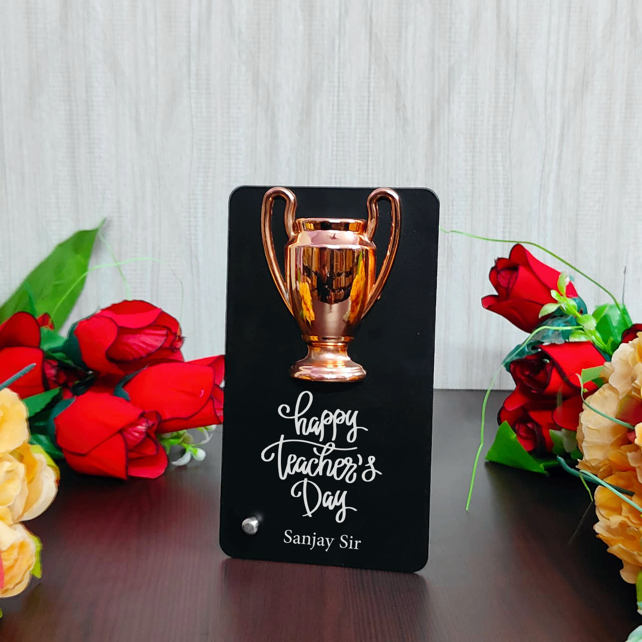 Teacher’s Day Metal Trophy – Customizable Gift
