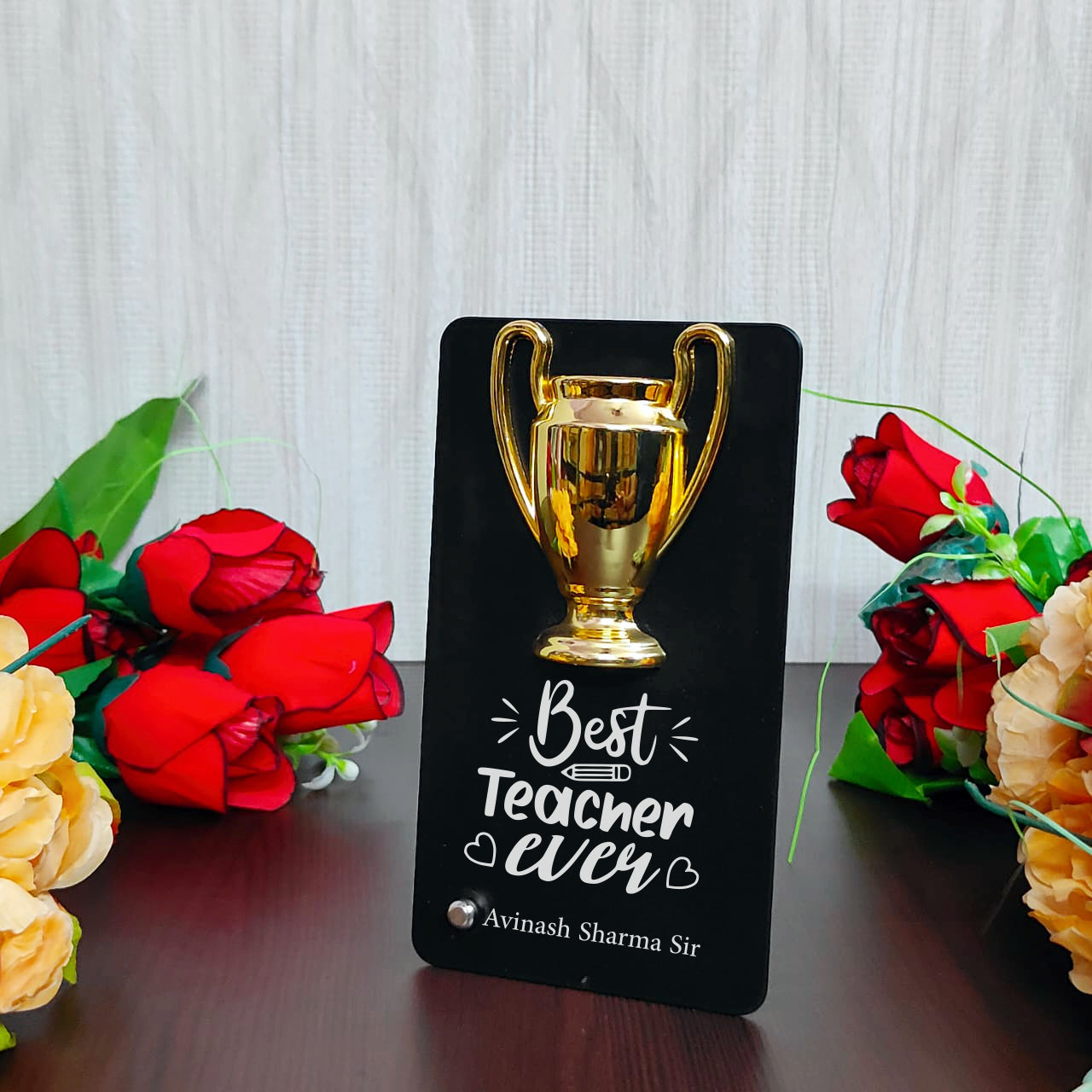 Teacher’s Day Metal Trophy – Customizable Gift