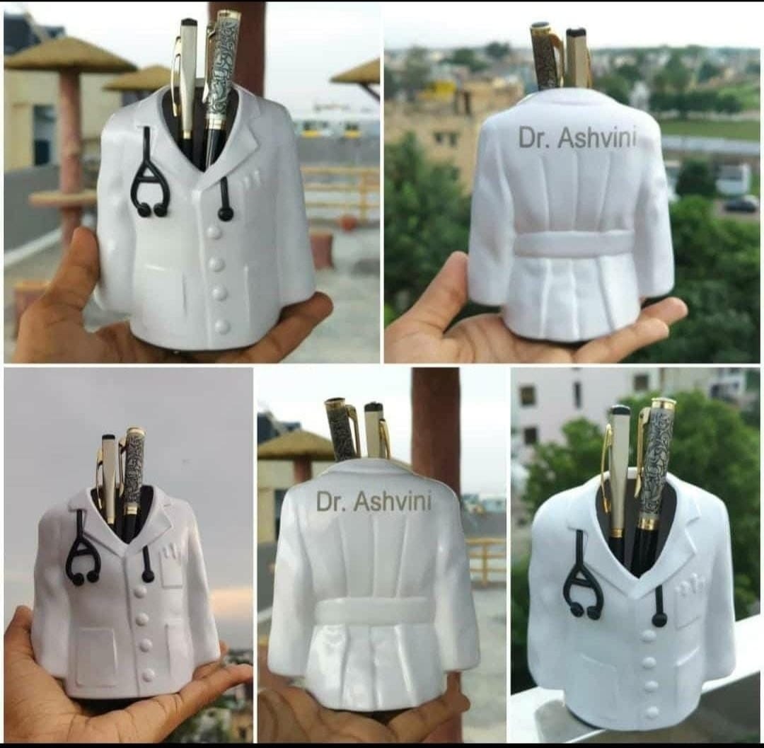 Doctor Coat Design Pen Holder