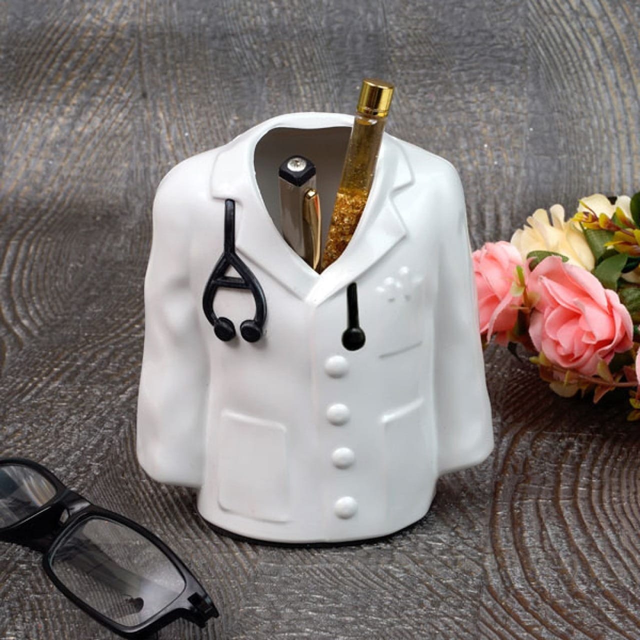 Doctor Coat Design Pen Holder