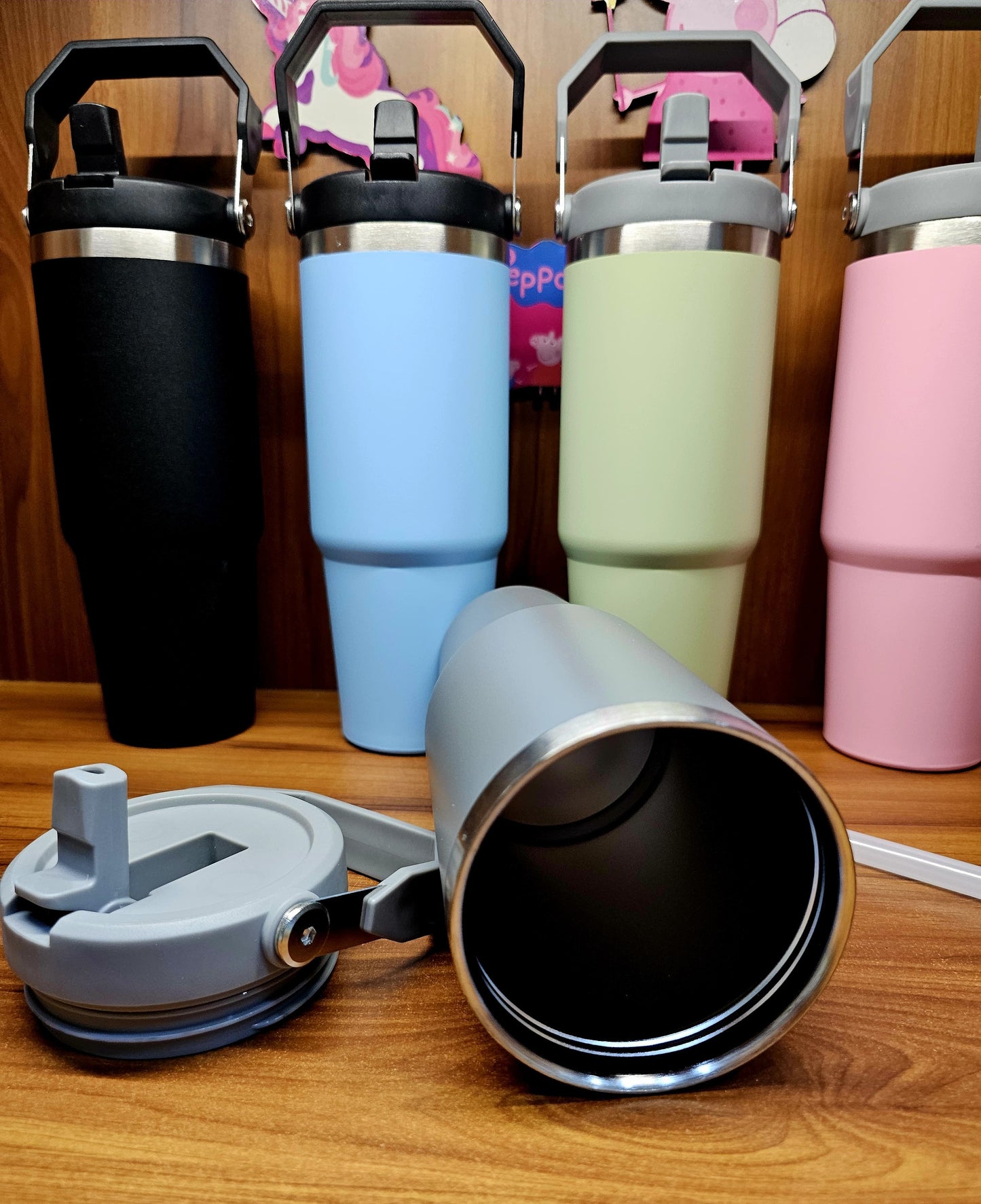 Premium Double Wall Insulated Stainless Steel Jumbo Tumbler – 900ml Coffee &amp; Shake Mug with Flip Lid and Handle