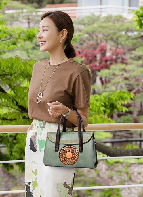Imported PU Handbag – Premium Quality Structured Design with Artistic Detailing
