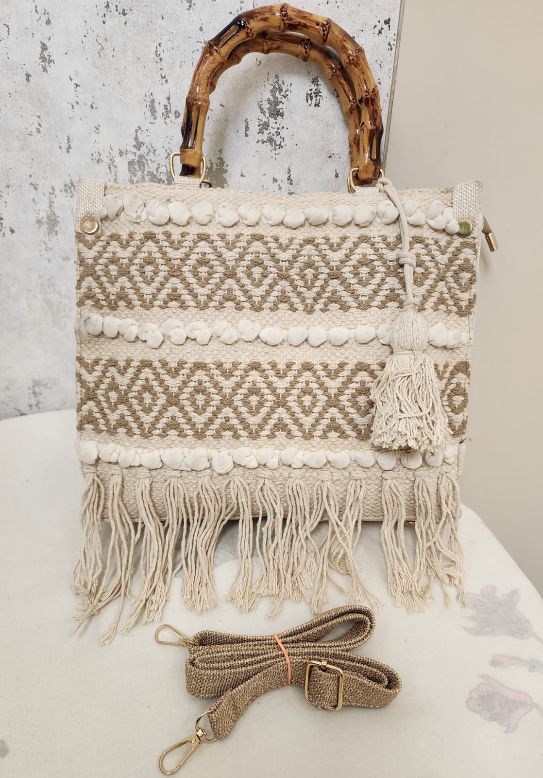 Macramé Wood Handle Tote Bag – Boho-Inspired Handcrafted Style with Single Partition