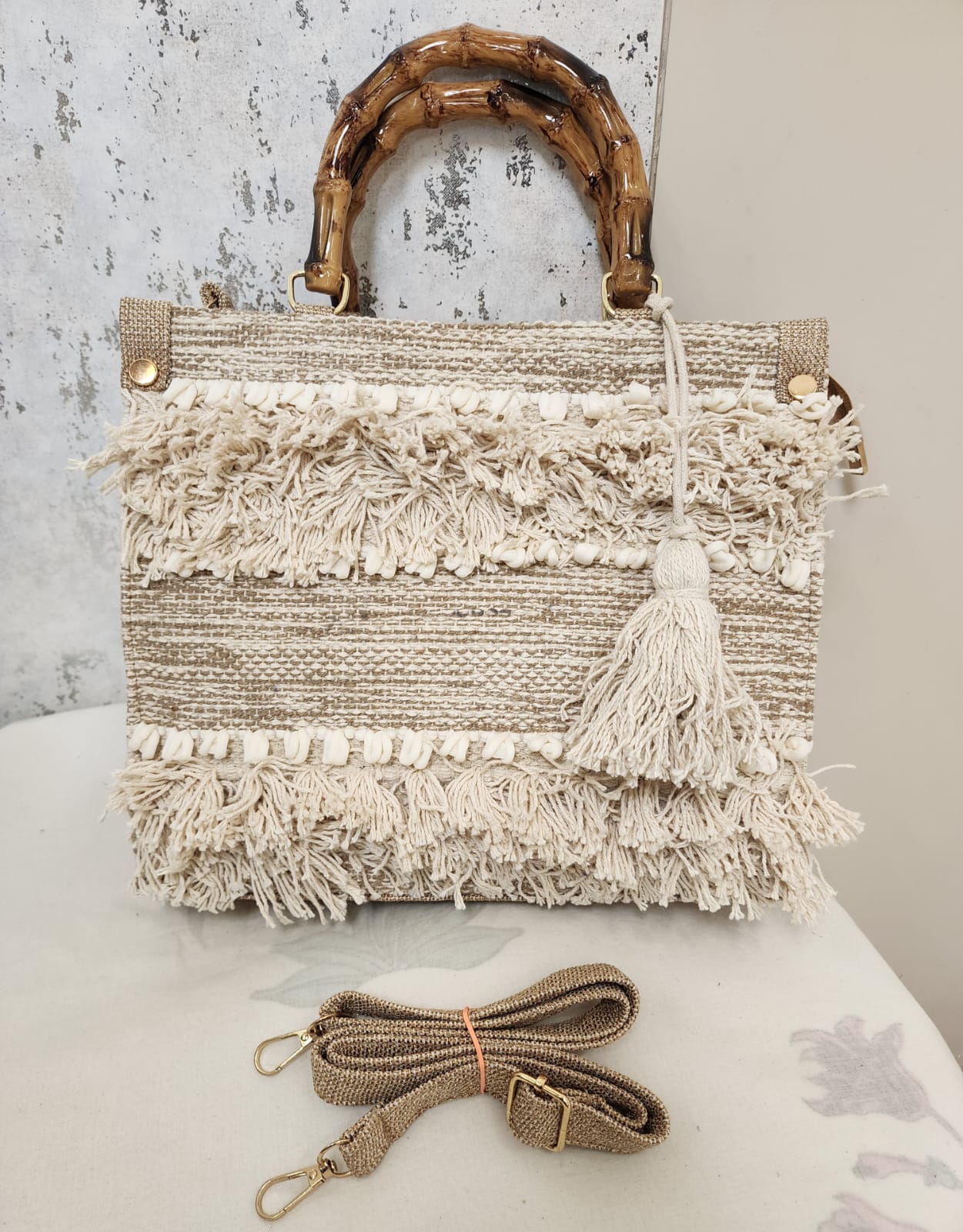Macramé Wood Handle Tote Bag – Boho-Inspired Handcrafted Style with Single Partition