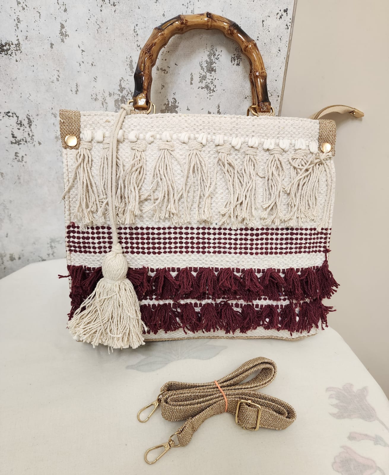 Macramé Wood Handle Tote Bag – Boho-Inspired Handcrafted Style with Single Partition
