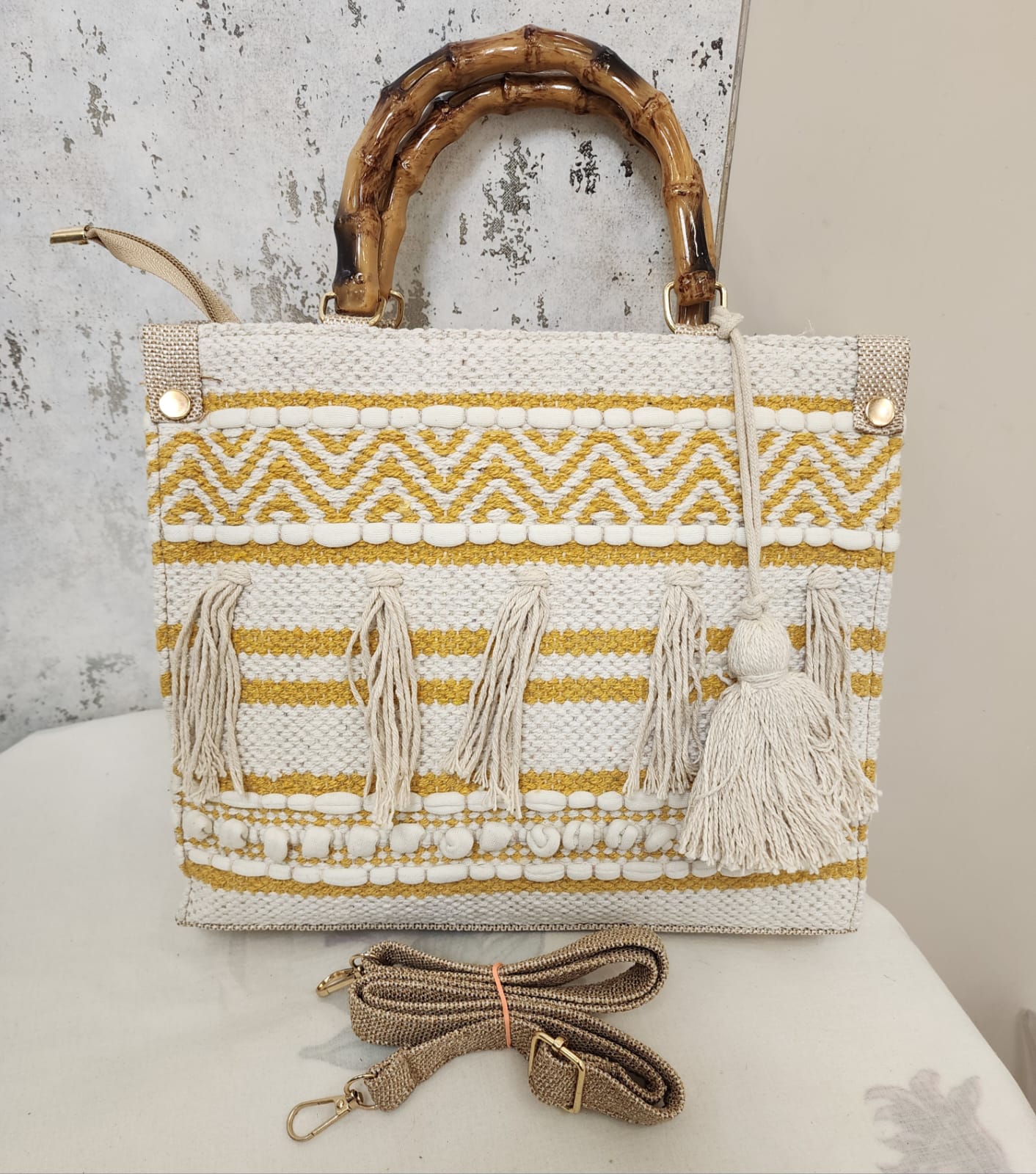 Macramé Wood Handle Tote Bag – Boho-Inspired Handcrafted Style with Single Partition