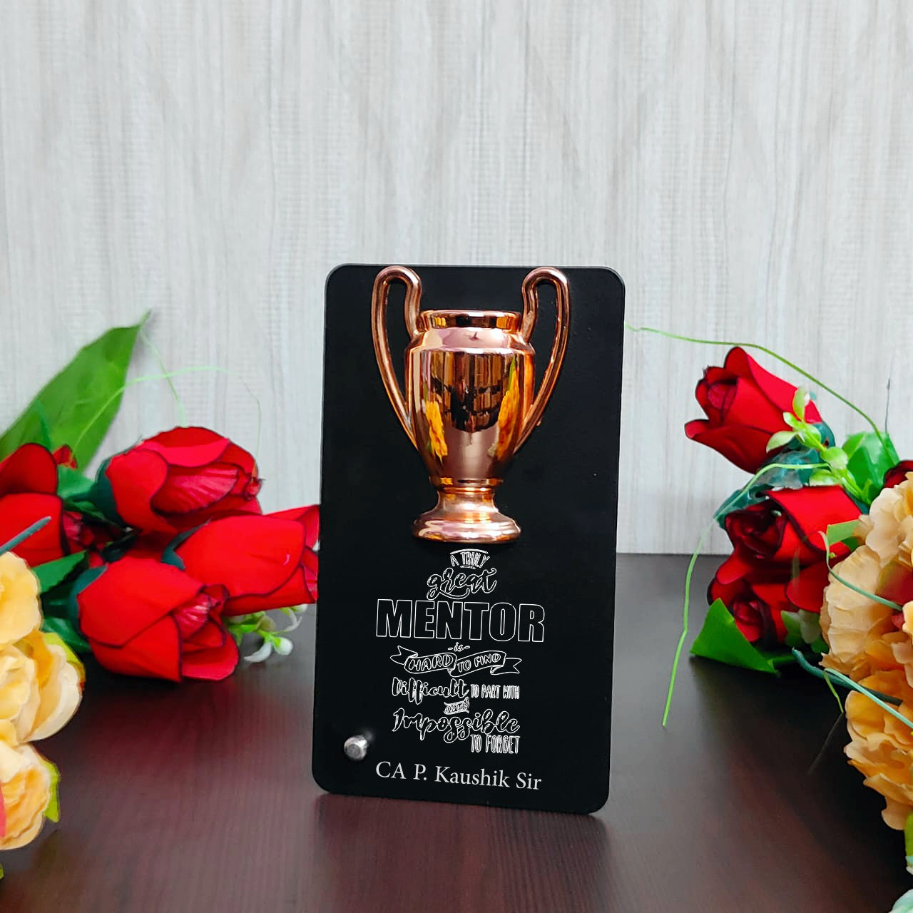 Teacher’s Day Metal Trophy – Customizable Gift