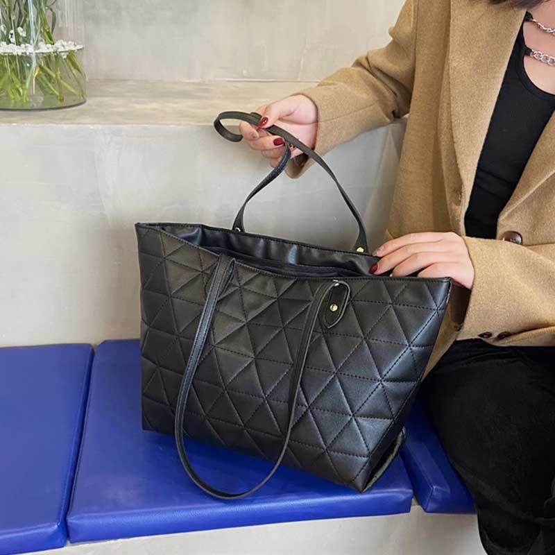 Quilted Tote Handbag for Women – Spacious and Stylish