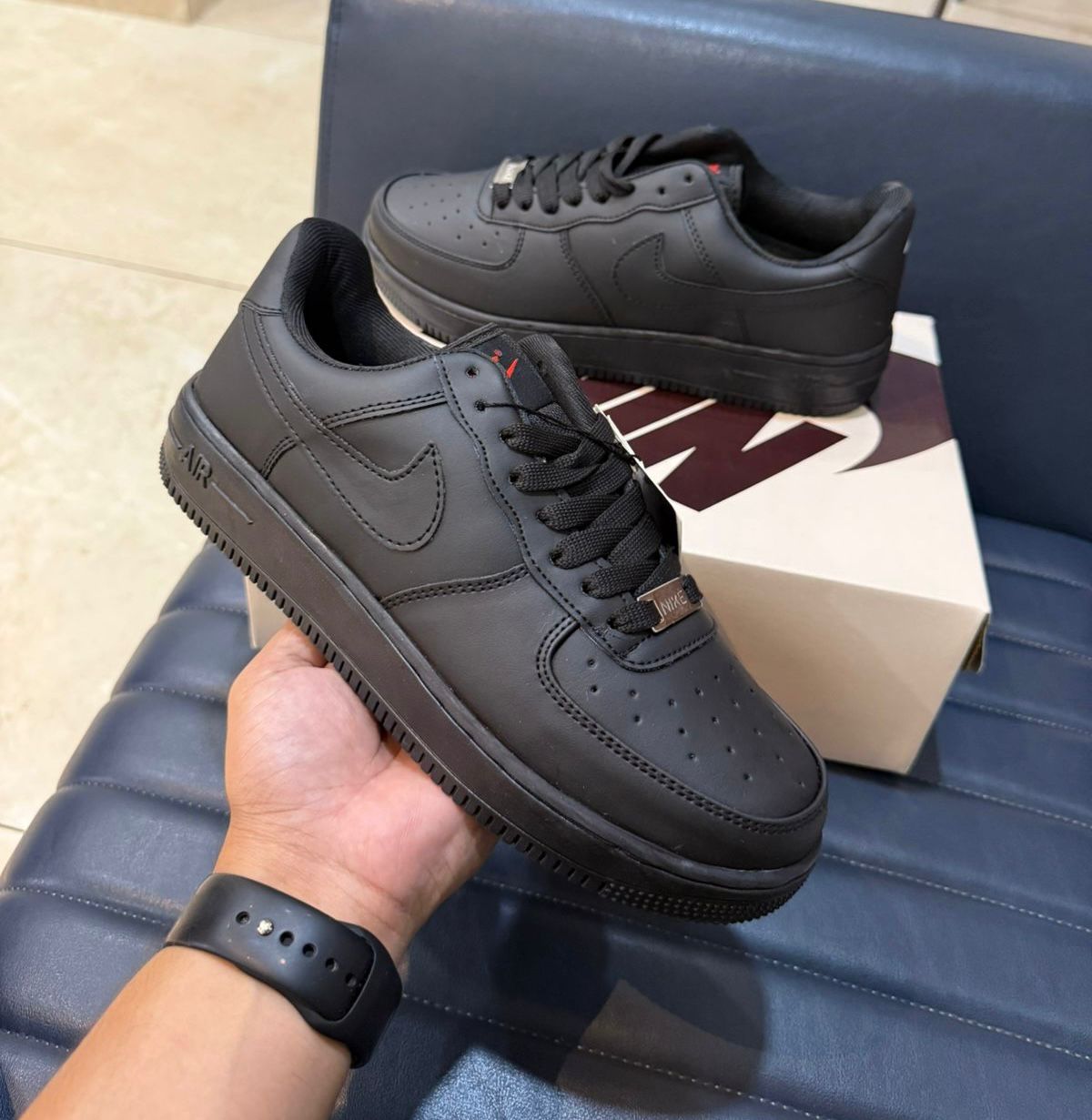 High Performance Gym and Running Shoes with Lightweight Build