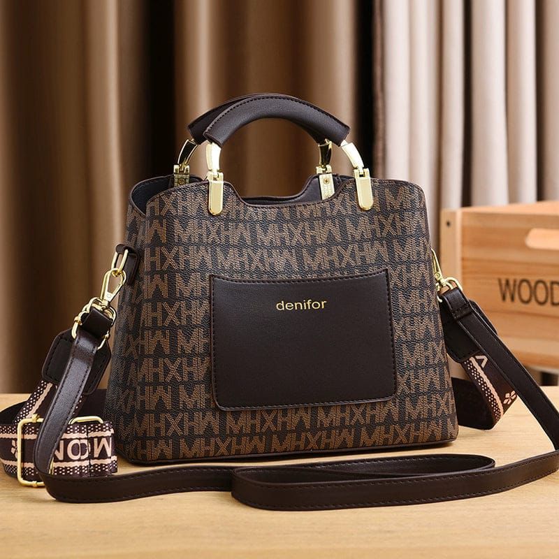 Premium MICHAEL KORS Handbag – Unbeatable Quality & Timeless Style