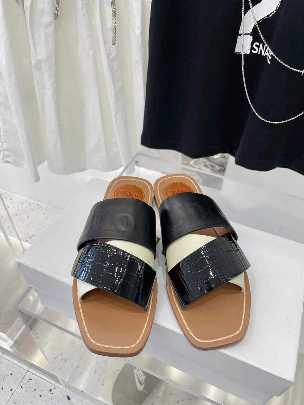 Chloé Premium Flats| Export Quality | First Time in India | Size 36–41 | With Brand Box & Dust Cover