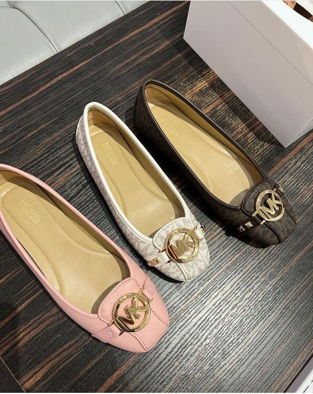 Michael Kors Fulton Flat | Premium Imported Collection