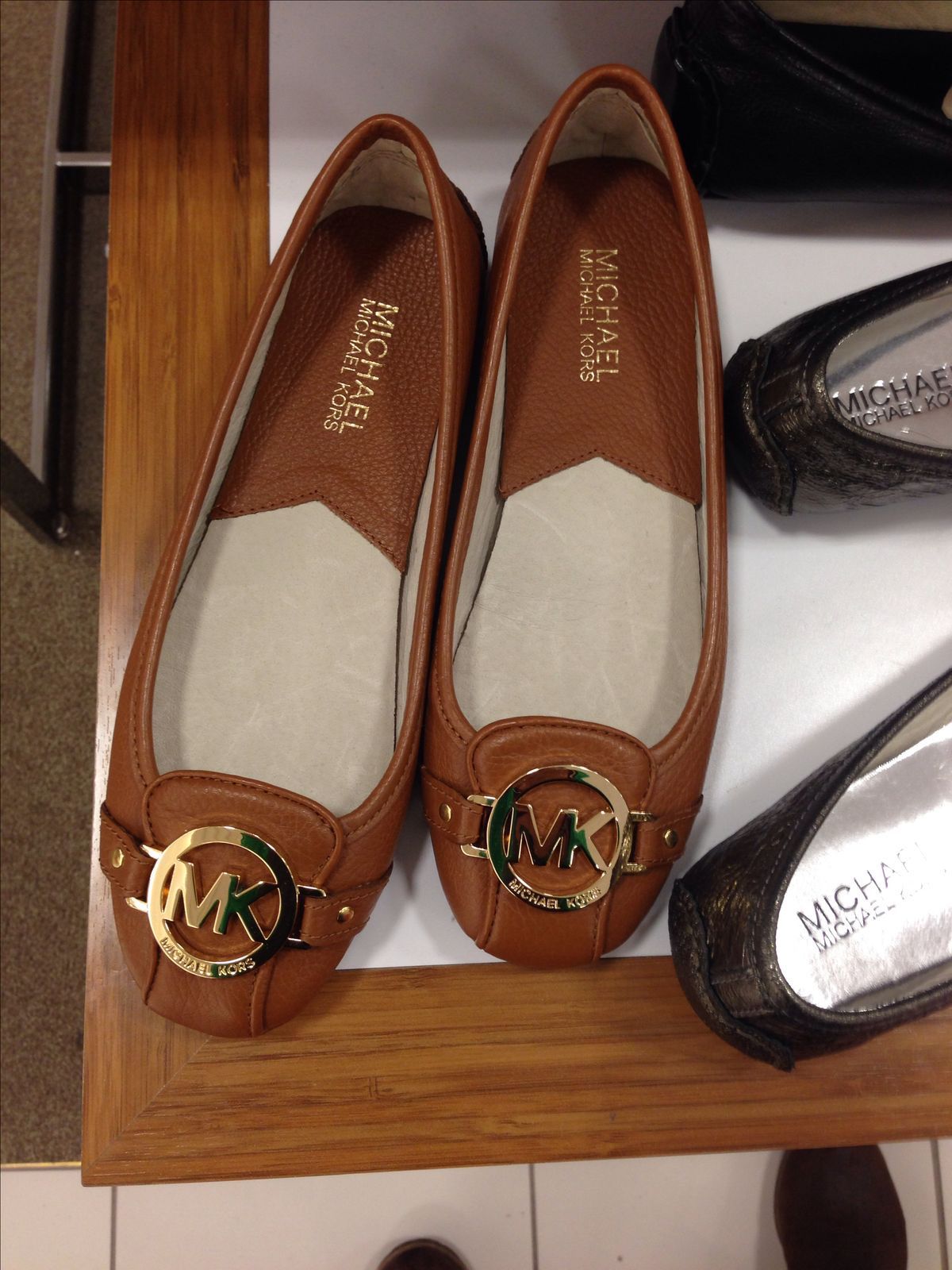 Michael Kors Fulton Flat | Premium Imported Collection