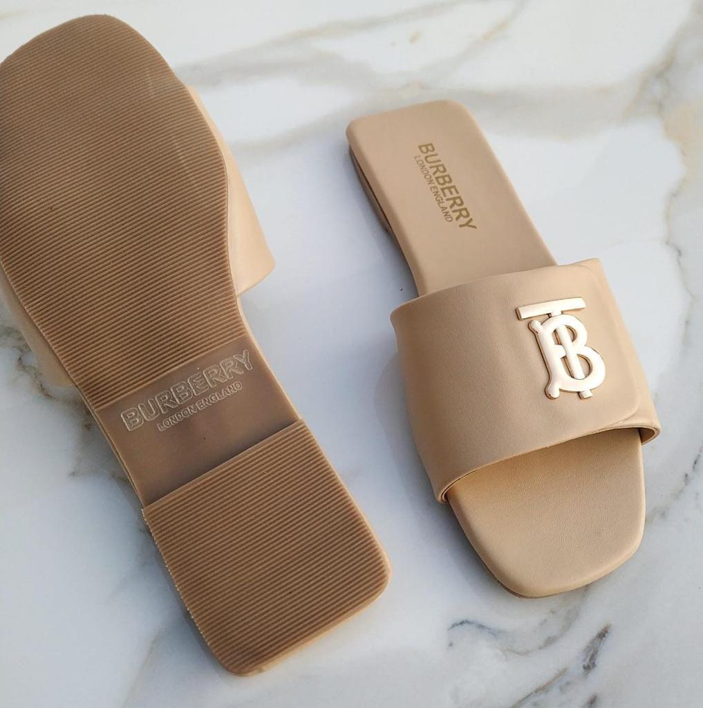 BURBERRY slippers