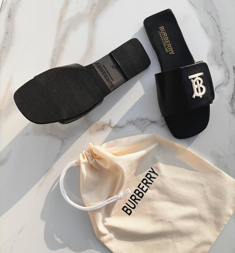 BURBERRY slippers