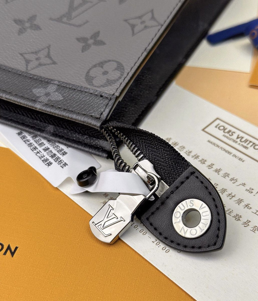 Louis Vuitton Unisex Reverse Pochette